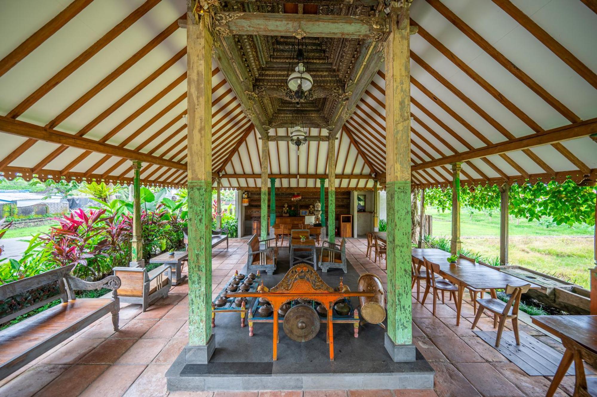 Villa Diary